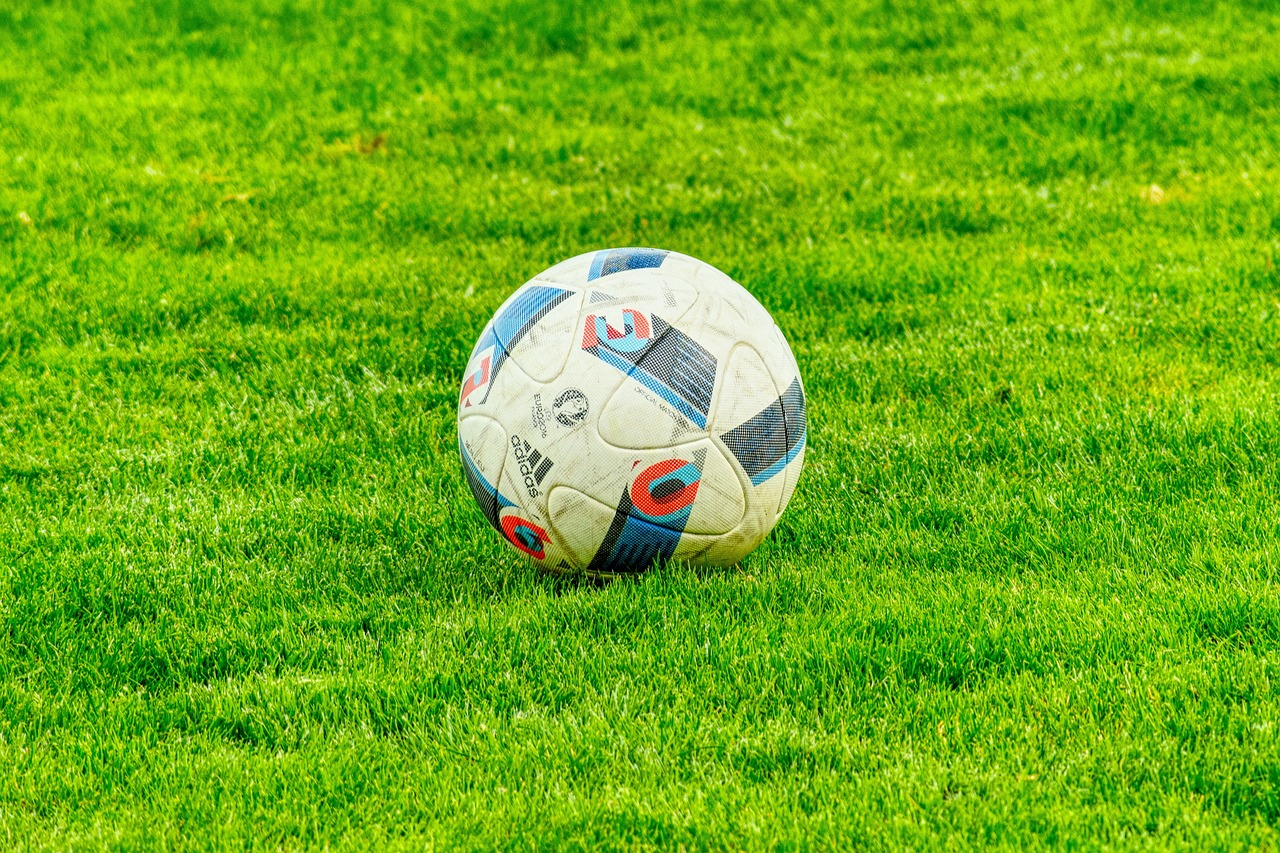小学生がサッカーで骨折した場合の対処法は？