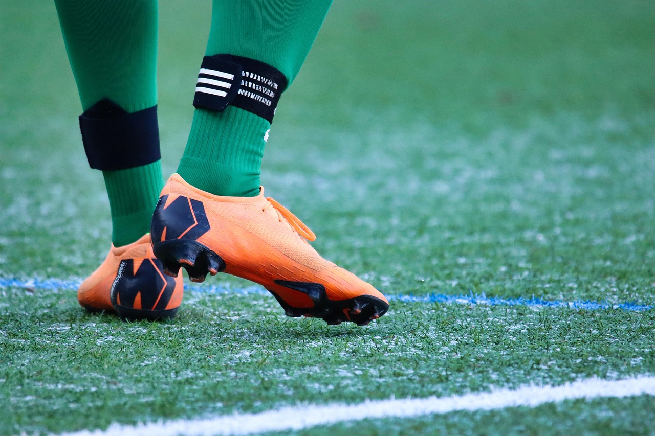 サッカーをする子供の足首を固定するバンドの選び方は？
