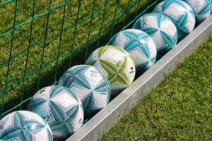 小学生がサッカーをする際に必要なスポーツ保険は？