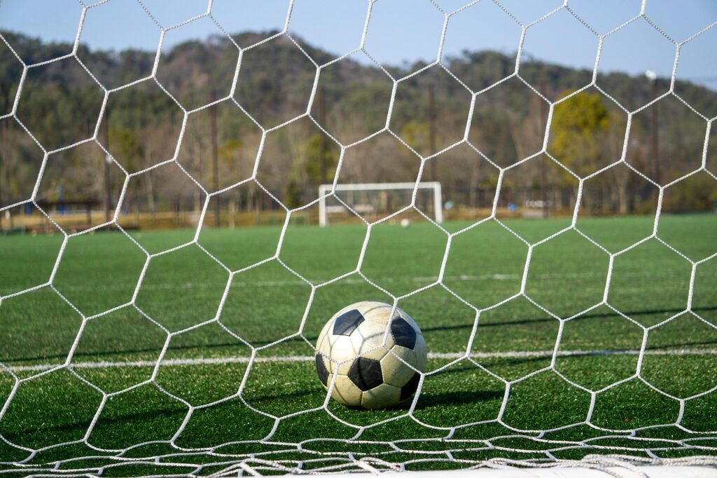 ジュニアサッカーのGKが突き指を予防するためのテープの使い方は？