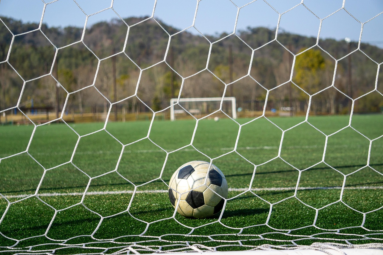 ジュニアサッカーのGKが突き指を予防するためのテープの使い方は？