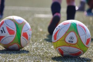ジュニアサッカーにおけるけが予防のためのトレーニング動画はどのように監修されているのか？
